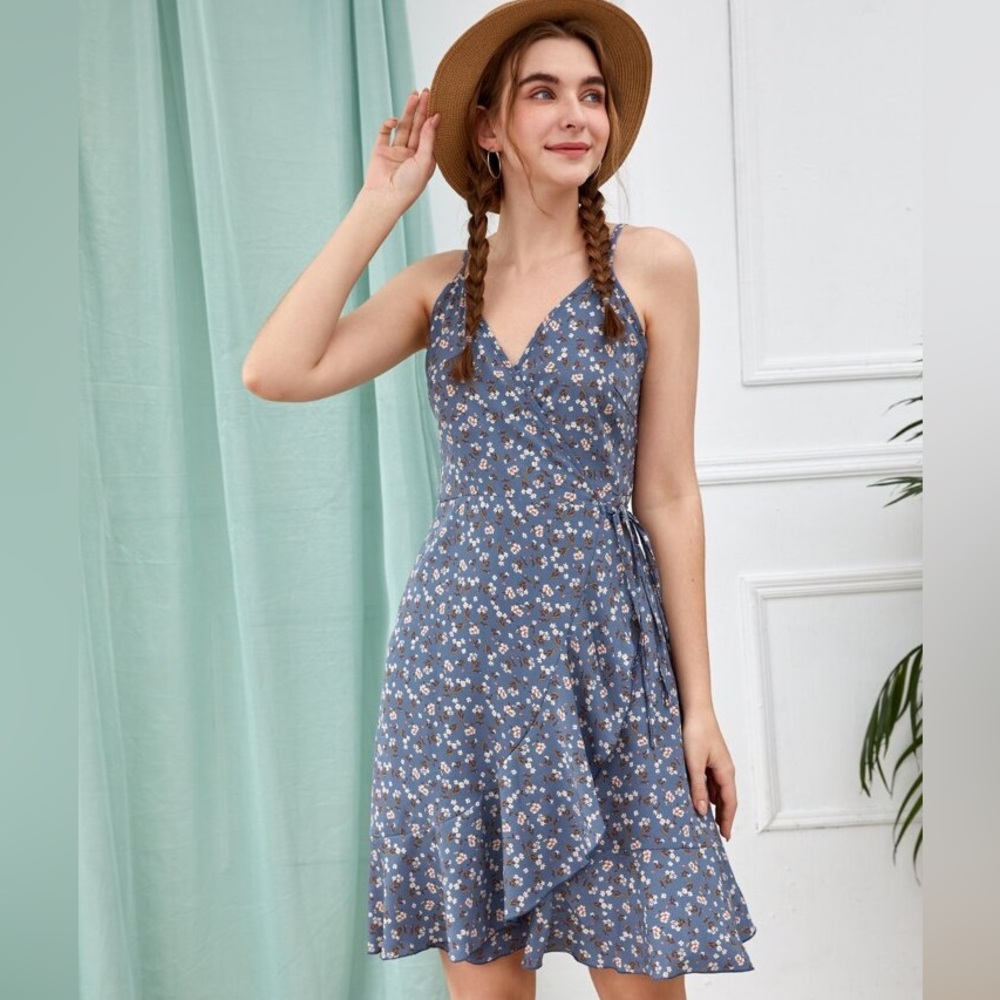 ROMWE Ditsy Floral Ruffle Trim Wrapped Cami Dress
SKU: rw2112093499051828